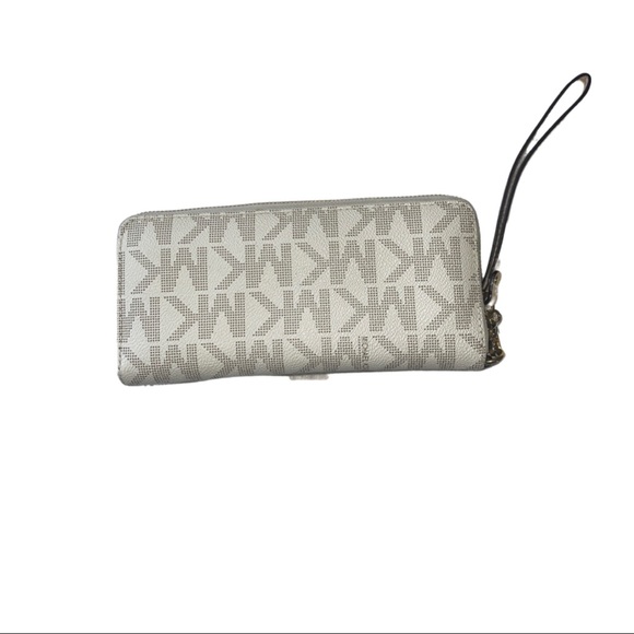 Large Michael Kors wristlet - Picture 2 of 5